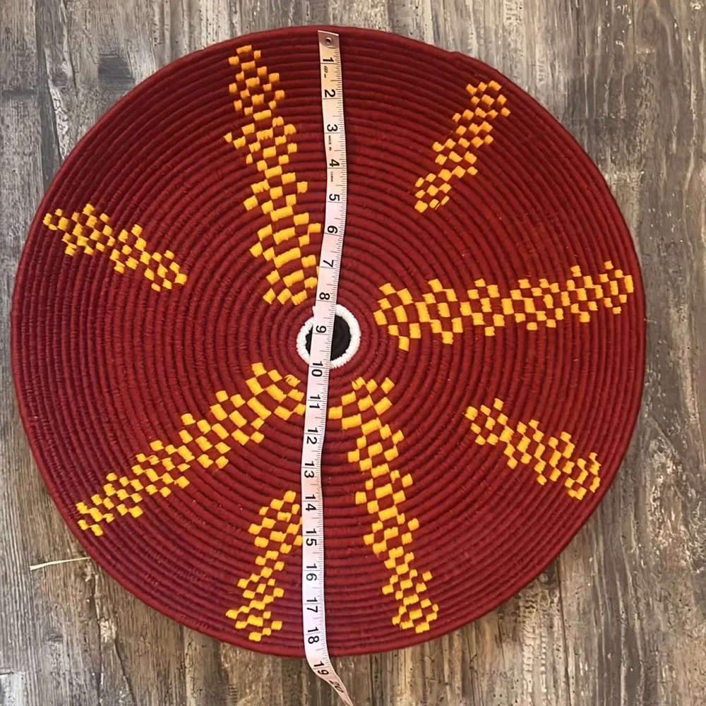 Artisan hand woven large colorful flat red/maroon and yellow basket - Picture 11 of 11